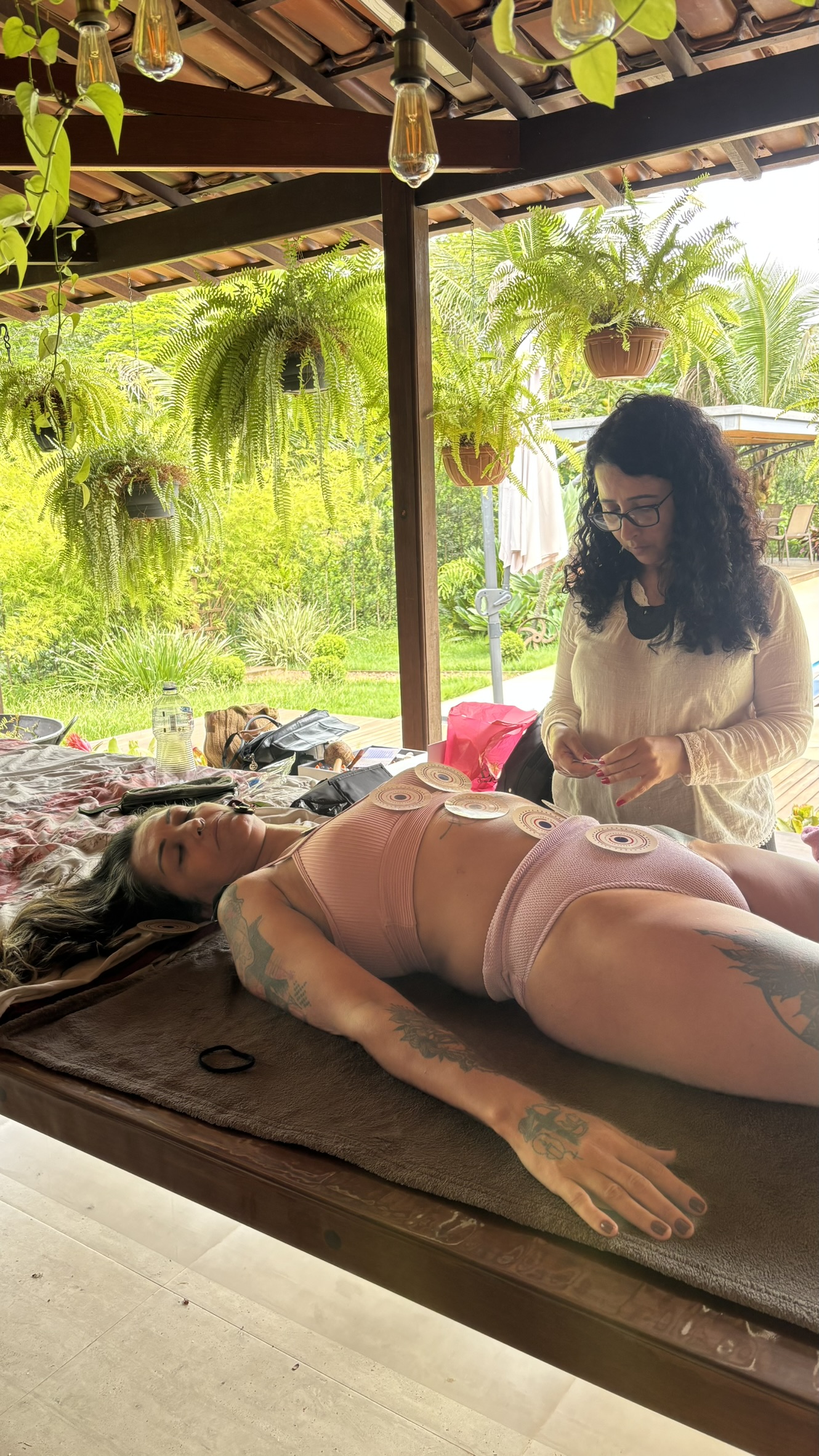 Sessão de Reiki com placas de ressonância magnética